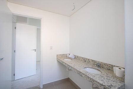 Apartamento à venda com 178m², 3 quartos e 3 vagasBanheiro da Suíte 1