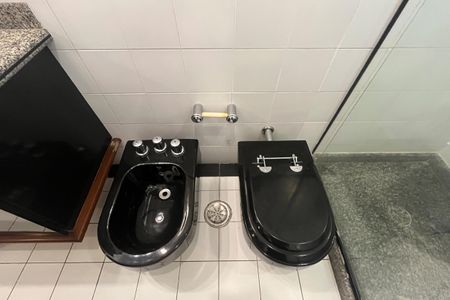 Apartamento para alugar com 252m², 4 quartos e 2 vagasBanheiro Suíte 3