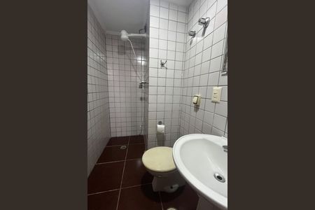 Apartamento para alugar com 252m², 4 quartos e 2 vagasBanheiro de serviço