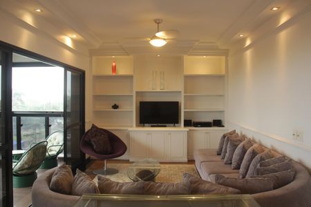 Apartamento para alugar com 252m², 4 quartos e 2 vagasSala