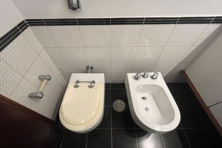 Apartamento para alugar com 252m², 4 quartos e 2 vagasBanheiro Suíte 2