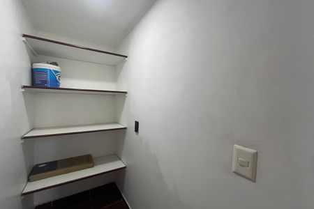 Apartamento para alugar com 252m², 4 quartos e 2 vagasDispensa