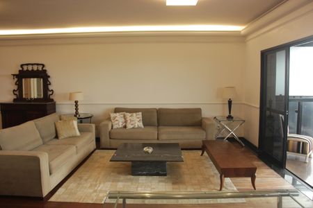 Apartamento para alugar com 252m², 4 quartos e 2 vagasSala