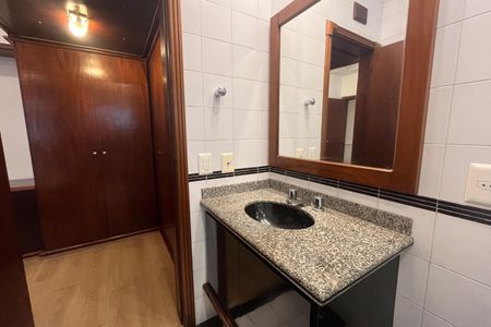 Apartamento para alugar com 252m², 4 quartos e 2 vagasBanheiro Suíte 3