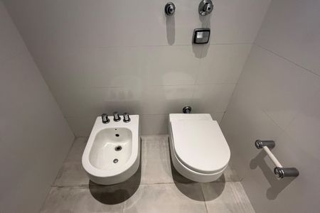 Apartamento para alugar com 252m², 4 quartos e 2 vagasBanheiro Suíte 1