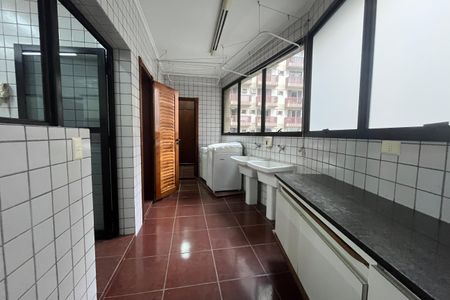 Apartamento para alugar com 252m², 4 quartos e 2 vagasÁrea de Serviço