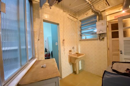 Apartamento à venda com 115m², 3 quartos e 1 vagaÁrea de Serviço