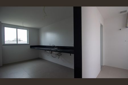 Apartamento à venda com 170m², 3 quartos e 3 vagasCozinha e Área de Serviço