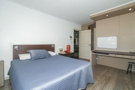 Casa à venda com 372m², 4 quartos e 4 vagasSuíte 2 