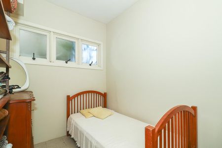 Casa à venda com 372m², 4 quartos e 4 vagasQuarto de Serviço