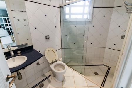 Casa de condomínio à venda com 1100m², 5 quartos e 4 vagasBanheiro de apoio - Piscina