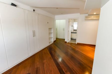 Casa de condomínio à venda com 1100m², 5 quartos e 4 vagasSuíte 3