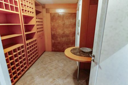 Casa de condomínio à venda com 1100m², 5 quartos e 4 vagasSala 5 - ADEGA