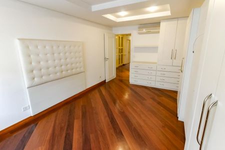 Casa de condomínio à venda com 1100m², 5 quartos e 4 vagasQuarto