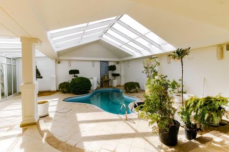 Casa de condomínio à venda com 1100m², 5 quartos e 4 vagasÁrea piscina