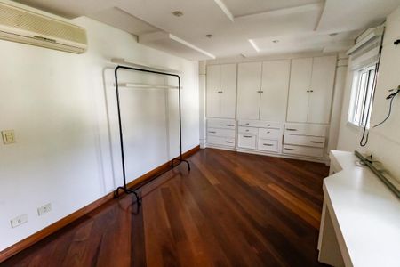 Casa de condomínio à venda com 1100m², 5 quartos e 4 vagasSuíte 2