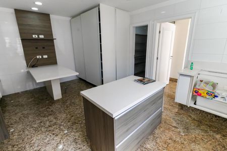 Casa de condomínio à venda com 1100m², 5 quartos e 4 vagasCozinha - Armários