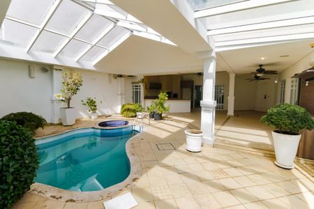 Casa de condomínio à venda com 1100m², 5 quartos e 4 vagasÁrea piscina