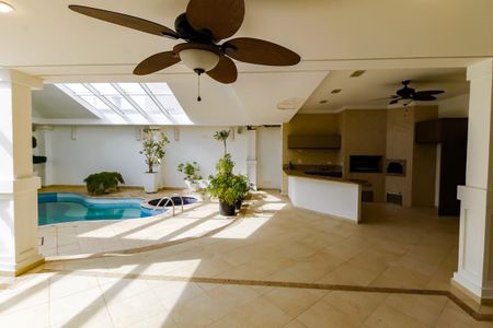 Casa de condomínio à venda com 1100m², 5 quartos e 4 vagasÁrea piscina