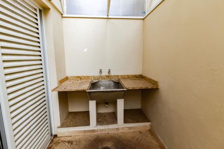 Casa de condomínio à venda com 1100m², 5 quartos e 4 vagasÁrea de Serviço