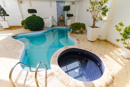 Casa de condomínio à venda com 1100m², 5 quartos e 4 vagasÁrea piscina