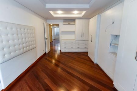 Casa de condomínio à venda com 1100m², 5 quartos e 4 vagasQuarto