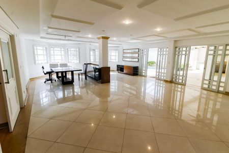 Casa de condomínio à venda com 1100m², 5 quartos e 4 vagasSala 1