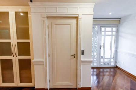 Casa de condomínio à venda com 1100m², 5 quartos e 4 vagasCorredor