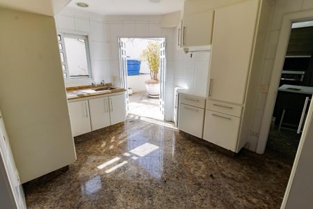 Casa de condomínio à venda com 1100m², 5 quartos e 4 vagasÁrea de Serviço