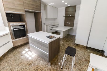 Casa de condomínio à venda com 1100m², 5 quartos e 4 vagasCozinha - Armários