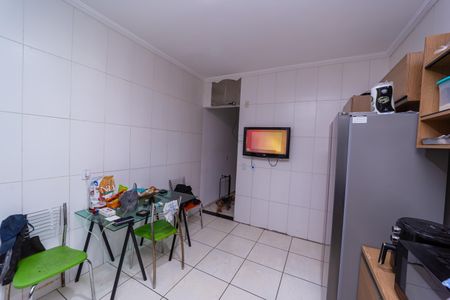 Casa à venda com 175m², 2 quartos e 2 vagasCozinha