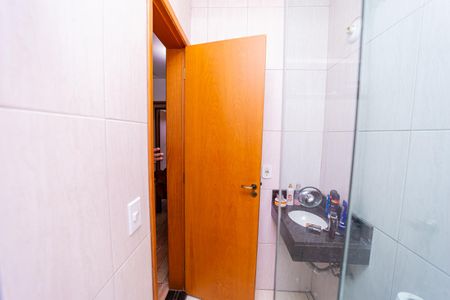 Casa à venda com 175m², 2 quartos e 2 vagasBanheiro do Quarto 2