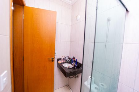 Casa à venda com 175m², 2 quartos e 2 vagasBanheiro do Quarto 2