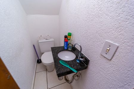 Casa à venda com 175m², 2 quartos e 2 vagasLavabo