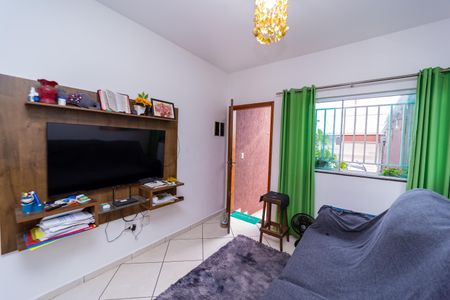 Casa à venda com 175m², 2 quartos e 2 vagasSala