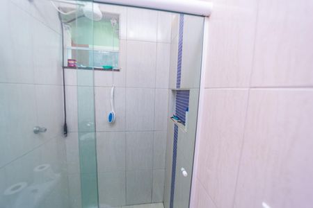 Casa à venda com 175m², 2 quartos e 2 vagasBanheiro do Quarto 2