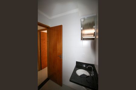 Casa de condomínio para alugar com 42m², 2 quartos e 1 vaga Casa de condomínio para alugar com 42m², 2 quartos e 1 vagaBanheiro Social