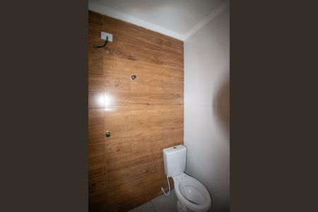 Casa de condomínio para alugar com 42m², 2 quartos e 1 vaga Casa de condomínio para alugar com 42m², 2 quartos e 1 vagaBanheiro Social