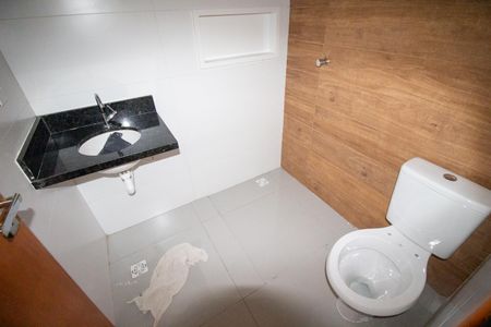 Casa de condomínio para alugar com 42m², 2 quartos e 1 vaga Casa de condomínio para alugar com 42m², 2 quartos e 1 vagaBanheiro Social
