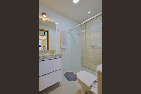 Apartamento à venda com 184m², 3 quartos e 2 vagas Apartamento à venda com 184m², 3 quartos e 2 vagasBanheiro da Suíte 3