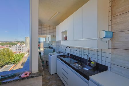 Apartamento à venda com 184m², 3 quartos e 2 vagas Apartamento à venda com 184m², 3 quartos e 2 vagasÁrea de Serviço