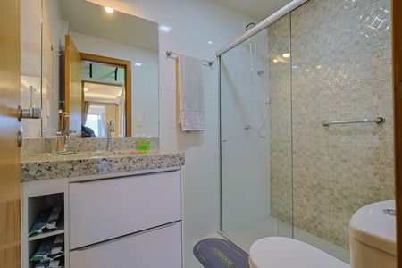 Apartamento à venda com 184m², 3 quartos e 2 vagas Apartamento à venda com 184m², 3 quartos e 2 vagasBanheiro da Suíte 3