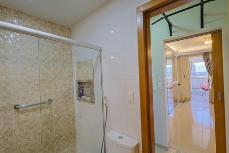 Apartamento à venda com 184m², 3 quartos e 2 vagas Apartamento à venda com 184m², 3 quartos e 2 vagasBanheiro da Suíte 3