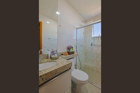 Apartamento à venda com 184m², 3 quartos e 2 vagas Apartamento à venda com 184m², 3 quartos e 2 vagasBanheiro da Suíte 1