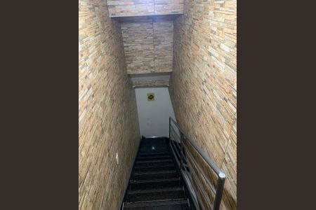 Apartamento à venda com 190m², 3 quartos e 1 vaga Apartamento à venda com 190m², 3 quartos e 1 vagaEscada