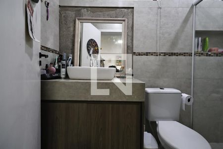 Casa à venda com 264m², 5 quartos e 4 vagasBanheiro da Suíte 1 - Casa 2