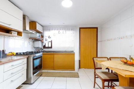 Casa à venda com 320m², 3 quartos e 3 vagasFoto 07