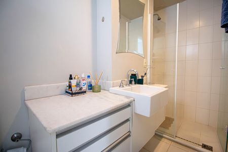 Apartamento à venda com 66m², 2 quartos e 1 vaga Apartamento à venda com 66m², 2 quartos e 1 vagaBanheiro