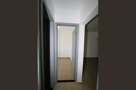 Corredor de apartamento para alugar com 2 quartos, 47m² em João Pinheiro, Belo Horizonte