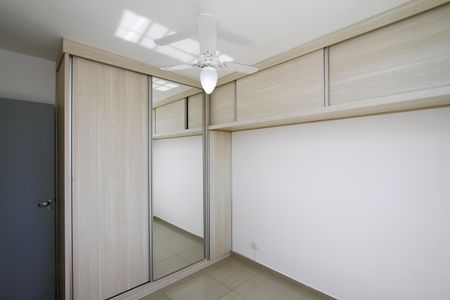 Quarto 1 de apartamento para alugar com 2 quartos, 47m² em João Pinheiro, Belo Horizonte